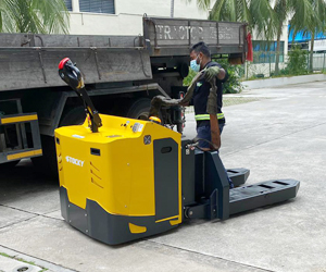 STOCKY Heavy Duty Power Pallet Truck on the delivery 